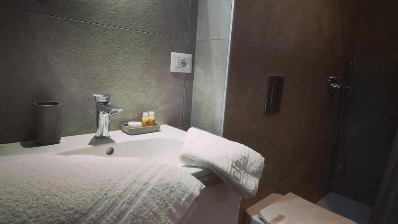 Domus 190 Rooms Varese Buitenkant foto